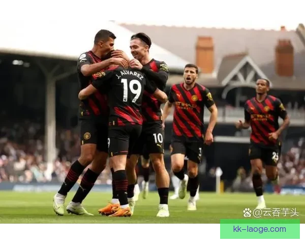 利物浦与曼城榜首缠斗升级英超争冠悬念被持续拉到赛季极致时刻点